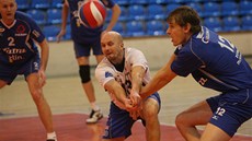 Z utkání  Zlín - �eské Bud�jovice. V akci zlín�tí P�emysl Obdr�álek a Lubomír