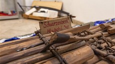 Exponáty z výstavy Vory na Sázavě, kterou připravilo muzeum v Jílovém u Prahy