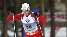 LEGENDA. Norský biatlonista Ole Einar Björndalen pílí do cíle novom�stské