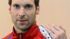 Petr �ech si v zápase Premier League v Newcastlu zlomil malí�ek, v Praze dostal