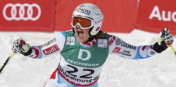 HURÁ. Francouzská lyaka Marion Rollandová vyhrála na mistrovství svta ve