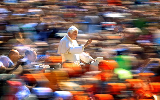 Vtina deník se s Benediktem XVI. louila, zaznly vak i hlasy kritiky. Ilustraní foto