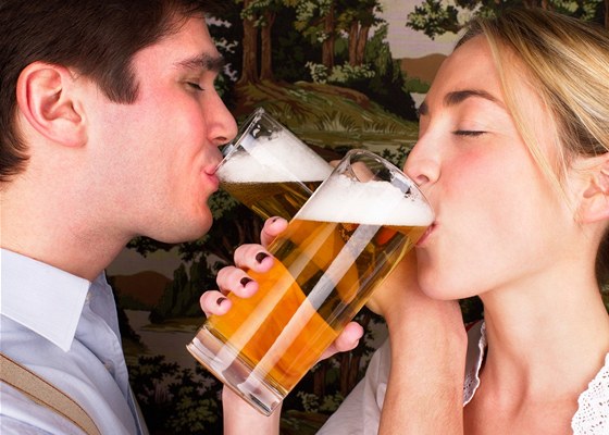 Valentýna můžete oslavit i pivem... (Ilustrační snímek)