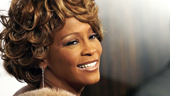 Whitney Houston na party před udílením cen Grammy (10. února 2007)