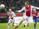 Christian Eriksen z Ajaxu a jeho ladná kontrola míe v utkání se Steauou...