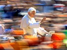 Spatit papee na vlastní oi je snem mnoha vících. (18. dubna 2012 )