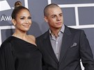 Grammy za rok 2012 - Jennifer Lopezovou doprovodil její přítel Casper Smart.