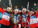 Norské biatlonistky se radují z titulu mistry svta ve tafet.