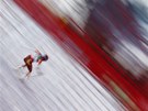 Dustin Cook z Kanady na trati obího slalomu bhem MS v rakouském Schladmingu.