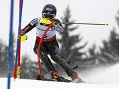 Amerianka Mikaela Shiffrinov si jede pro zlatou medaili.
