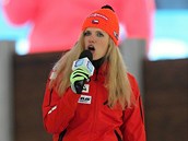 Gabriela Soukalov� zp�v� po skon�en� biatlonov�ho mistrovstv� sv�ta v Nov�m...
