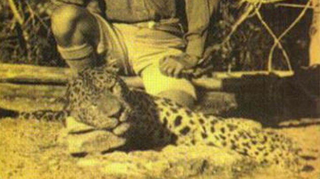 Slovutn lovec Corbett s obvanm leopardem-zabijkem