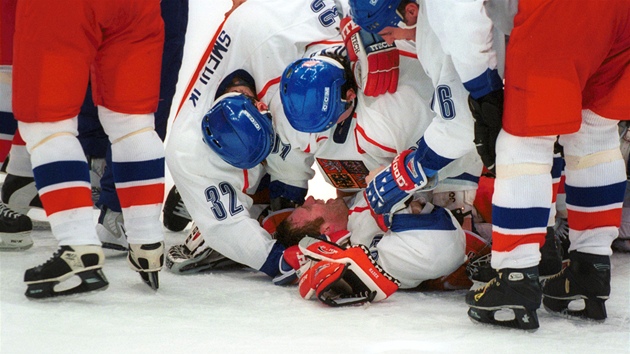 etí hokejisté se radují po vítzství v olympijském hokejovém turnaji v