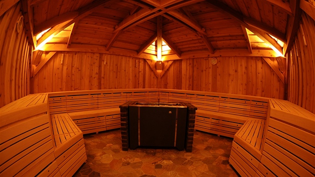 Prostory novho saunovho svta Cedrus Spa, kter je soust golfovho resortu Kuntick Hora, budou hostit nejlep saunery z eska i zahrani.