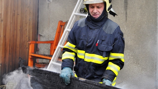 Hasiči zasahovali v Líšnici na Šumpersku u požáru dvou domů. Oheň byl podle vyšetřovatele založen úmyslně.