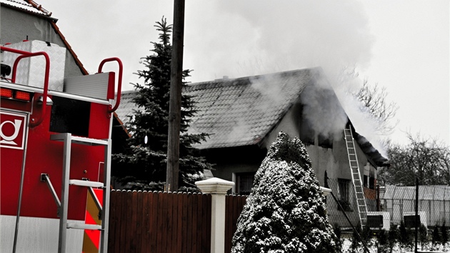 Hasiči zasahovali v Líšnici na Šumpersku u požáru dvou domů. Oheň byl podle vyšetřovatele založen úmyslně.