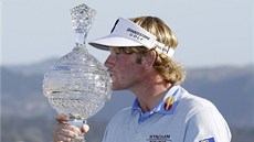 Brandt Snedeker zvít�zil na turnaji v v Pebble Beach.