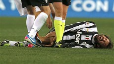 ZRANNÝ MATADOR. Andrea Pirlo, klíový záloník Juventusu, se svíjí bolestí.