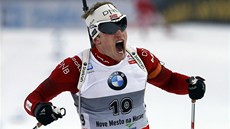 VÍTZ. Norský biatlonista Tarjei Bö se raduje v cíli závodu mistrovství svta...