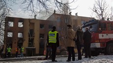 Na míst exploze plynu v bytovém dom zasahovaly desítky hasi, policist a zdravotník.