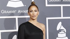 Jennifer Lopezová písný dress code dodrela, pesto byla sexy.