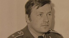 Krajský radní Václav Ku�era je na archivním snímku v uniform� Pohrani�ní strá�e.