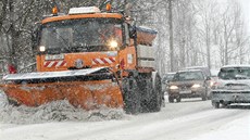 Sníh na silnici mezi Jabloncem a Libercem v úterý 19. února 2013