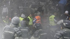 T̎KOODNCI NA BASKETBALU. Finálový duel srbského basketbalového poháru se stal