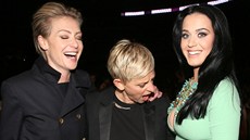 Výstih zpvaky Katy Perry na cenách Grammy zaujal. Moderátorka Ellen