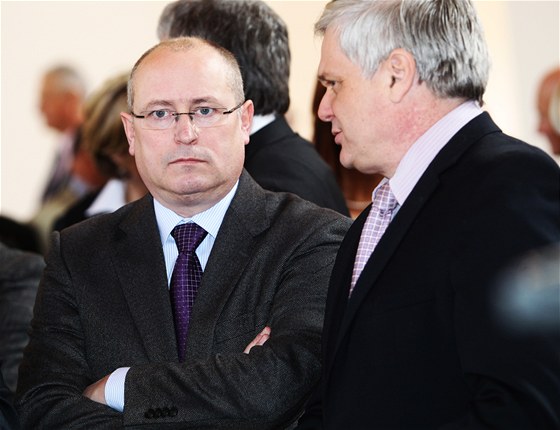Ivo Strejček (vlevo) už nebude obhajovat post europoslance. Jeho následovníci z Vysočiny jsou na nevolitelných místech. Kraj Vysočina tak nejspíš zastoupení v Evropském parlamentu po volbách mít nebude.
