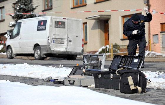 Vozidlo bezpeností agentury Loomis, které loni v únoru brutáln rozstíleli v Pemyslovicích na Prostjovsku.