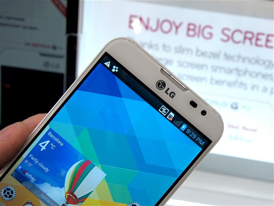 LG pipravuje smartphone s ohebným displejem. Ilustraní foto