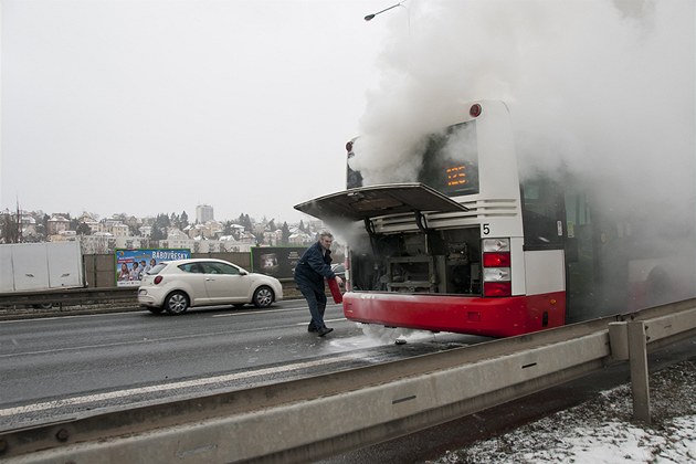 Na Jiní spojce dnes hoel autobus.