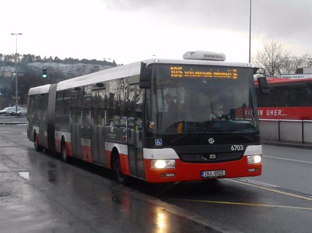 Náhradní autobusová doprava (ilustrační foto).