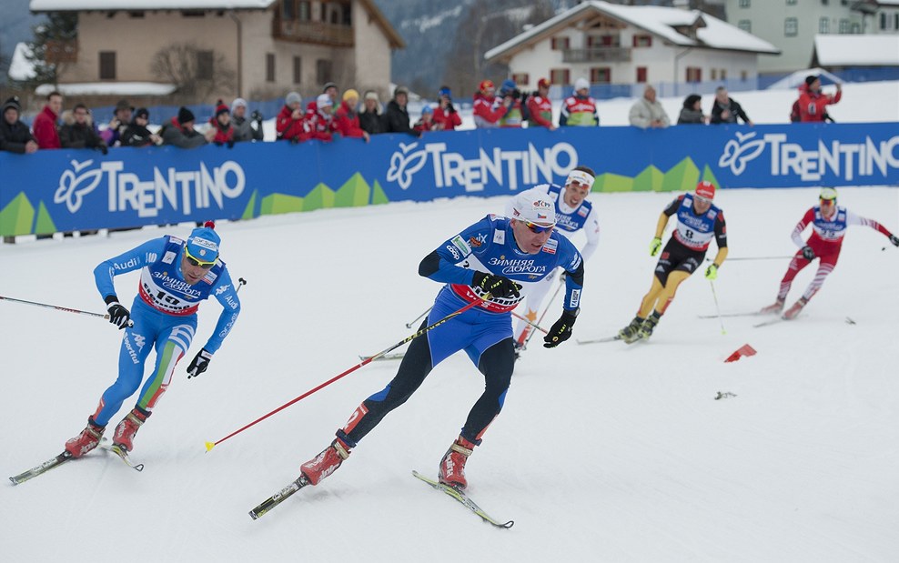 B�ec na ly�ích Luká� Bauer na trati skiatlonu na MS ve Val di Fiemme
