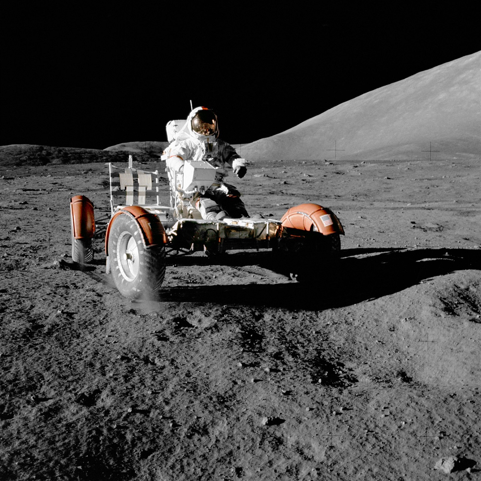 P�i vesmírné misi Apollo 17 v roce 1972 najezdili astronauti Gene Cernan a...
