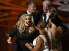 Oscar 2013 - Adele a Paul Epworth s cenami za píse Skyfall, pedávali Richard...