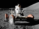Při vesmírné misi Apollo 17 v roce 1972 najezdili astronauti Gene Cernan a