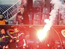 SVTLICE NA HITI. Pestoe se na stadionu Fenerbahce Istanbul hrálo bez