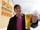 Sergej ernikin, majitel obnoveného pivovaru v Kynperku stojí v areálu se...