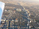 Slavný Sunset Boulevard je asi 30 km dlouhý a vede z centra Los Angeles a k...