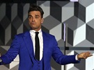 Robbie Williams na Brit Awards zazpíval svj hit Candy. 
