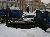 Odvoz sněhu do Vltavy