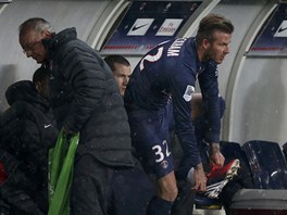 Záloník David Beckham z Paris St. Germain se pipravuje, e u za chvíli...