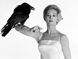 Tippi Hedrenová ve filmu Ptáci (1963)