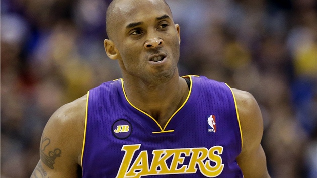 Hvzda Los Angeles Lakers. Kobe Bryant nastlel Dallasu 38 bod.