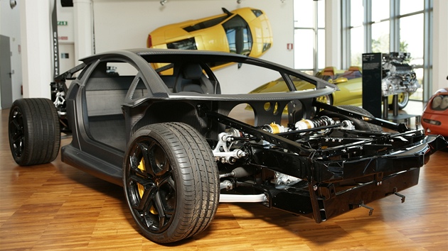 Karbonov monokok a asi Lamborghini Aventador