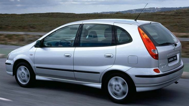 Nissan Almera Tino