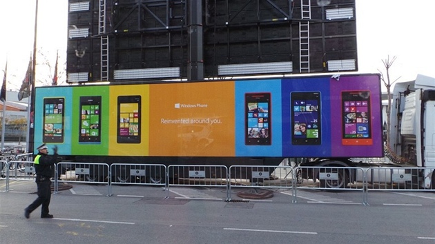 Nokia je letos v Barcelon vidt na kadém kroku. Propagaci bere opravdu ván. 