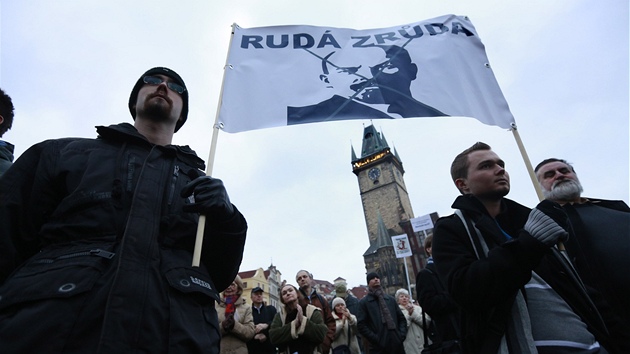 Nkolik stovek lid protestovalo proti slcmu vlivu komunist v krajch